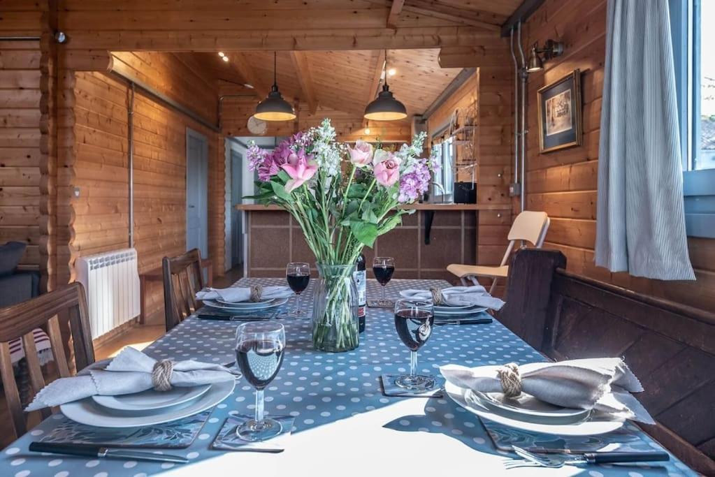 The Cabin, Parham Woodbridge Bagian luar foto